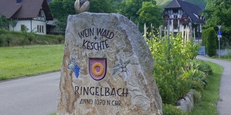 Gedenkstein am Ortseingang von Ringelbach